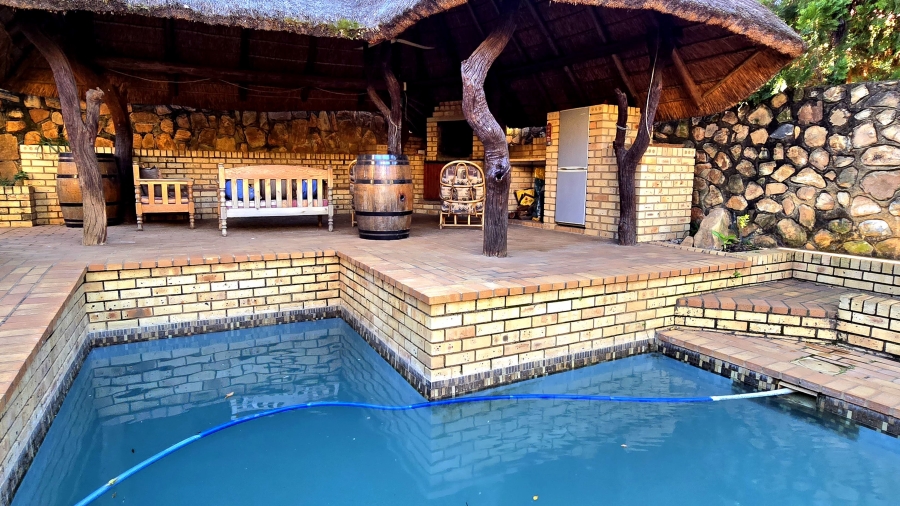4 Bedroom Property for Sale in Geelhoutpark North West